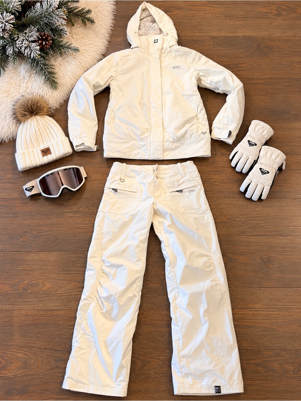Roxy Utility Matching ski jacket and ski pants white